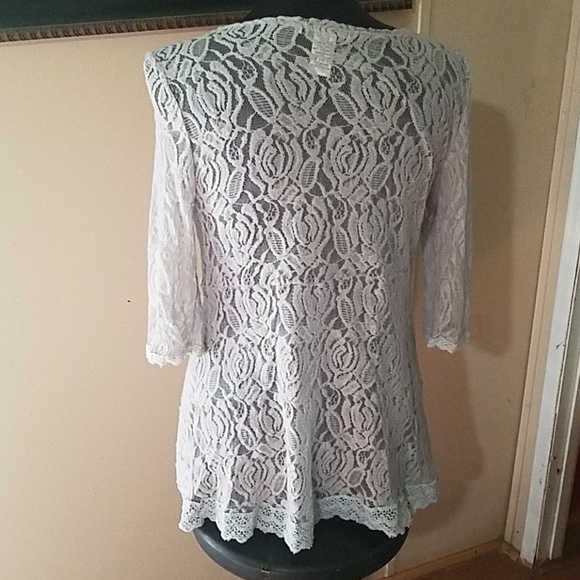 Lace top - Picture 3 of 4